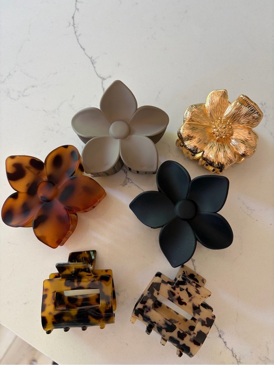 Accessories - 6 Piece Claw Clip Bundle NEW